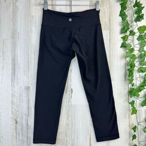 Lululemon athleticas black capris leggings size 4